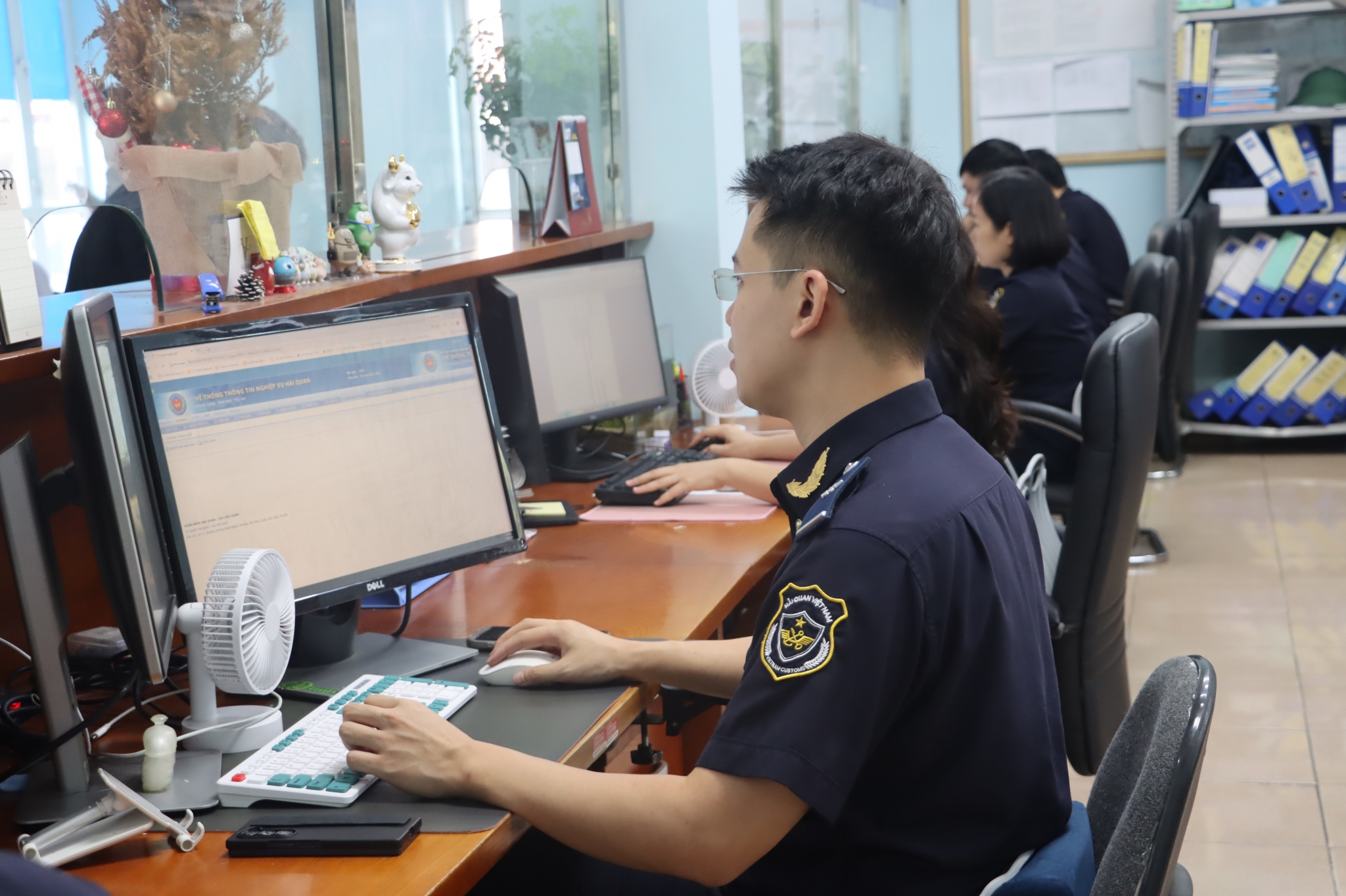 Hoạt động nghiệp vụ tại Hải quan Bắc Giang. Ảnh: Thái Bình.