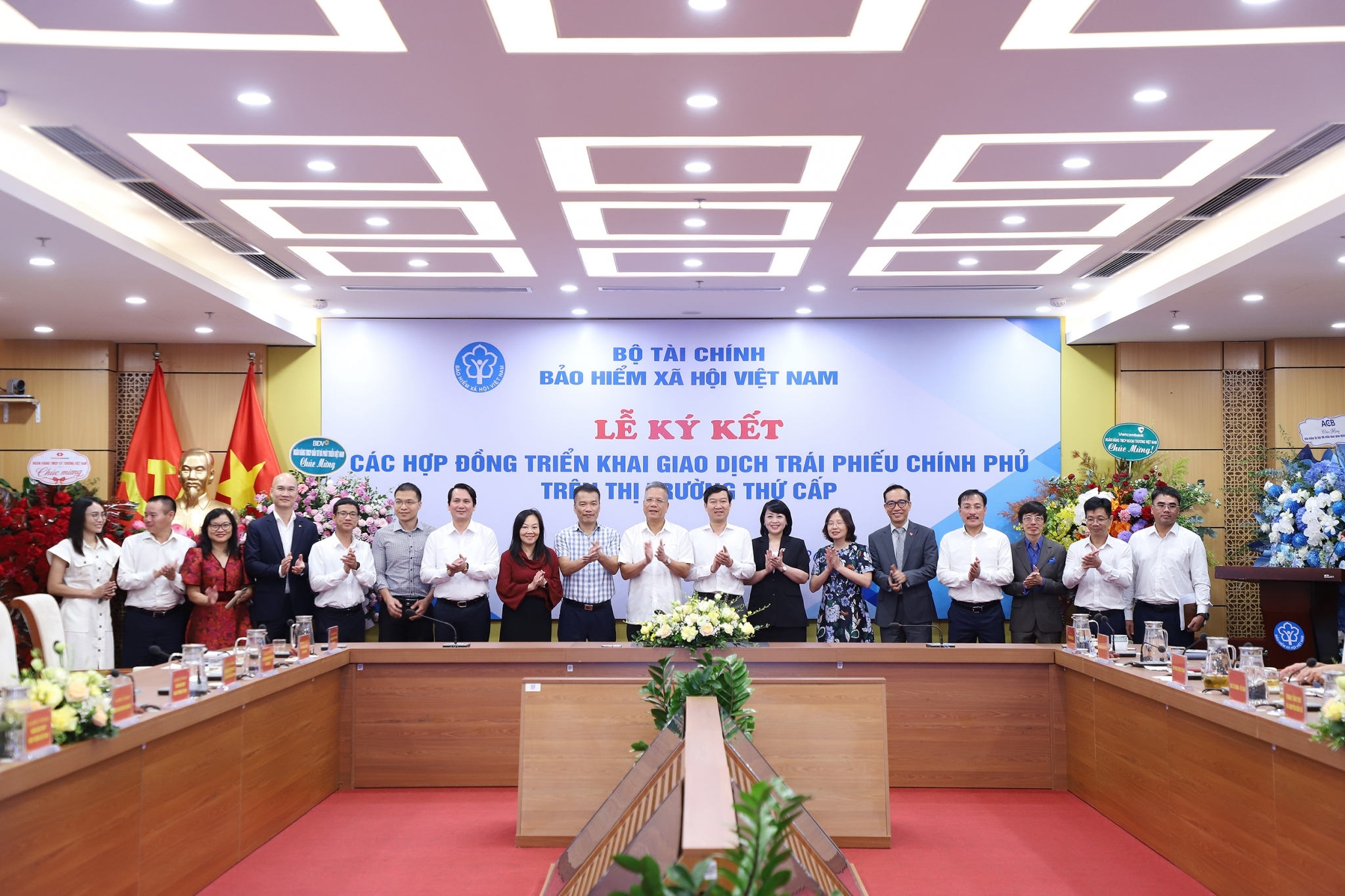 bao hiem xa hoi viet nam san sang giao dich trai phieu chinh phu tren thi truong thu cap
