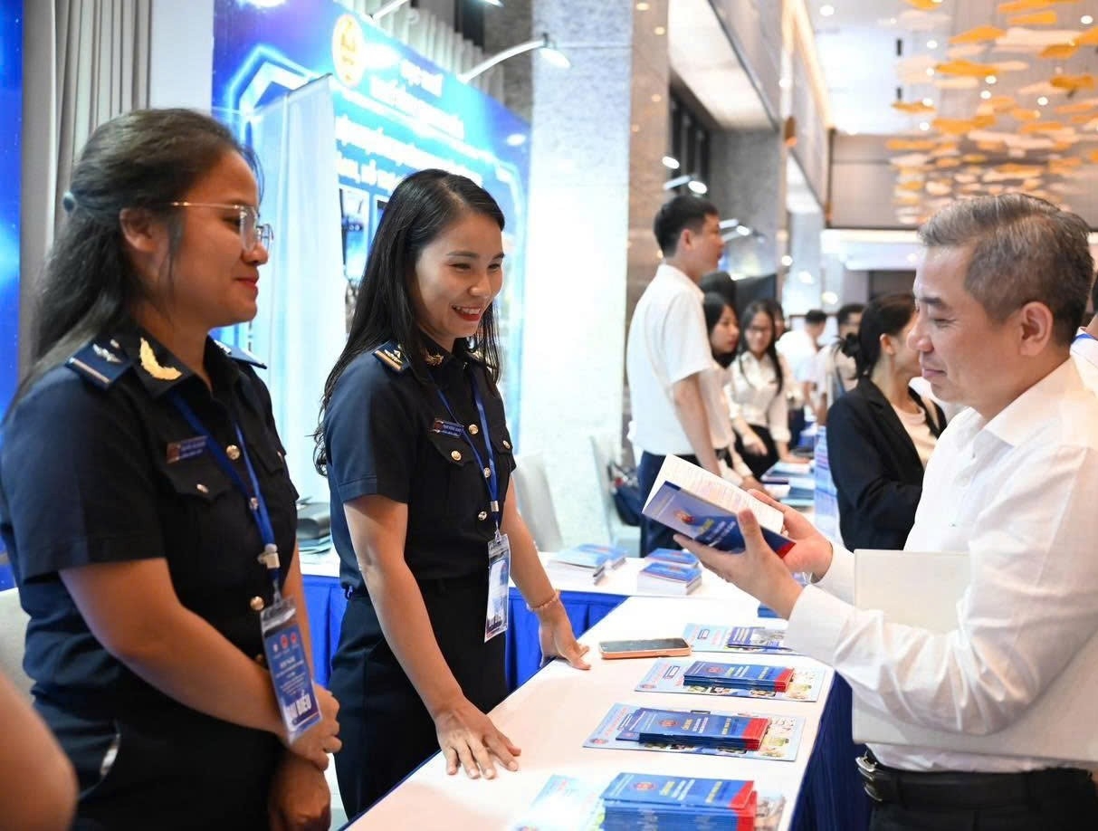 Hải quan khu vực X tại Hội nghị doanh nghiệp tỉnh Thanh Hóa. Ảnh: Hải quan khu vực X.