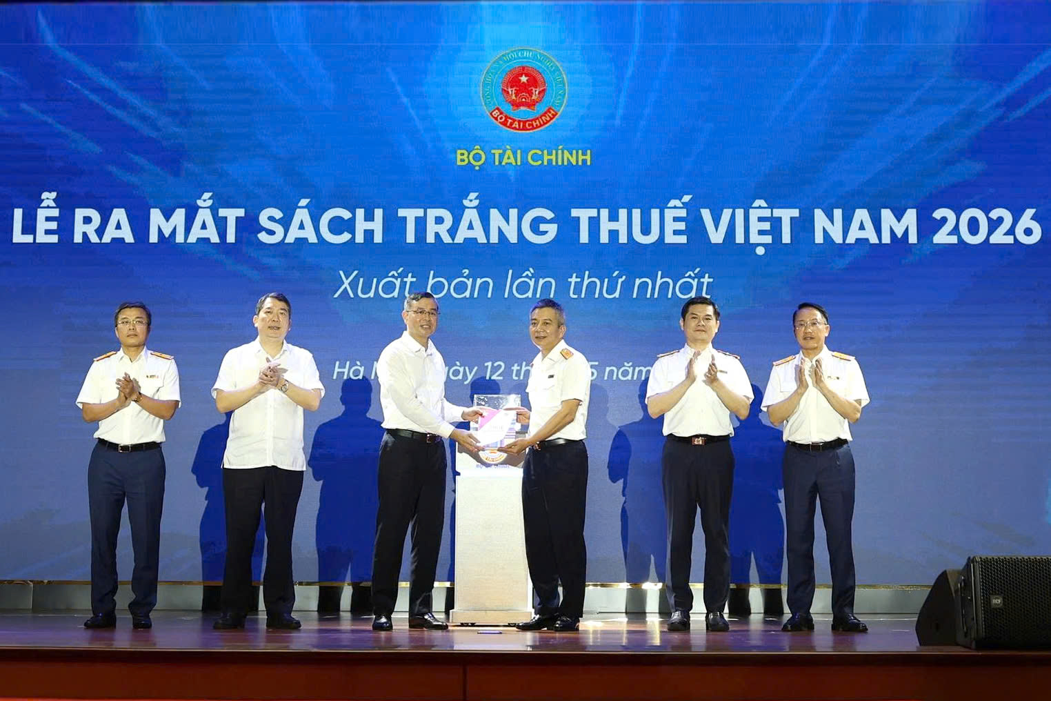 Lễ ra mắt Sách trắng Thuế Việt Nam 2026. Ảnh: Trung Kiên