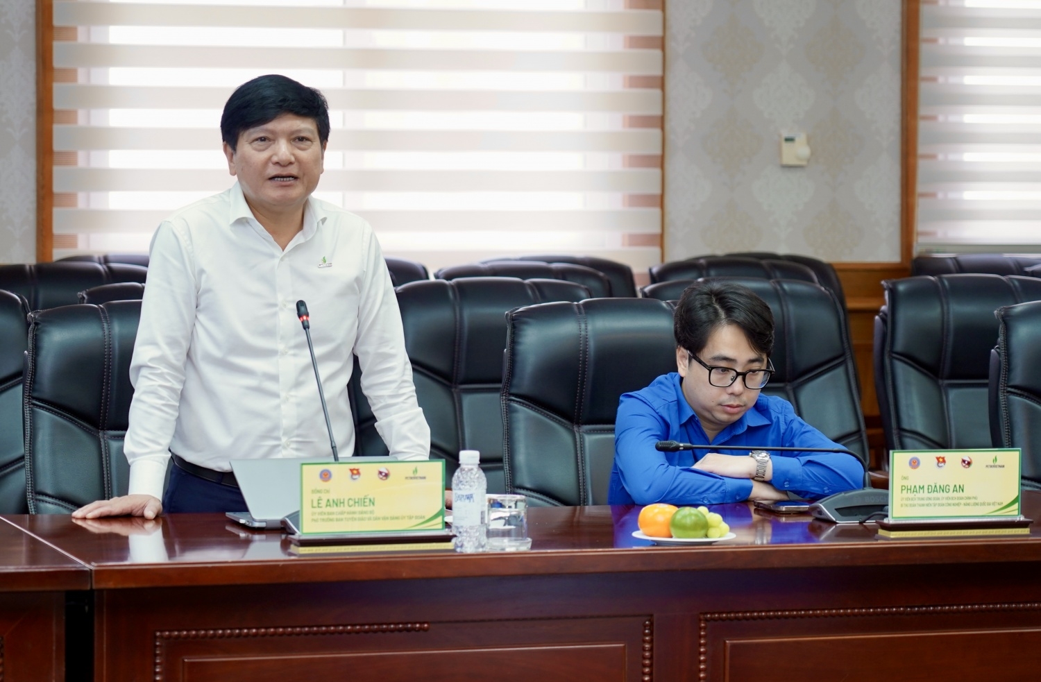 Thanh niên Bộ Tài chính Việt Nam - Lào trao đổi kinh nghiệm tại Petrovietnam