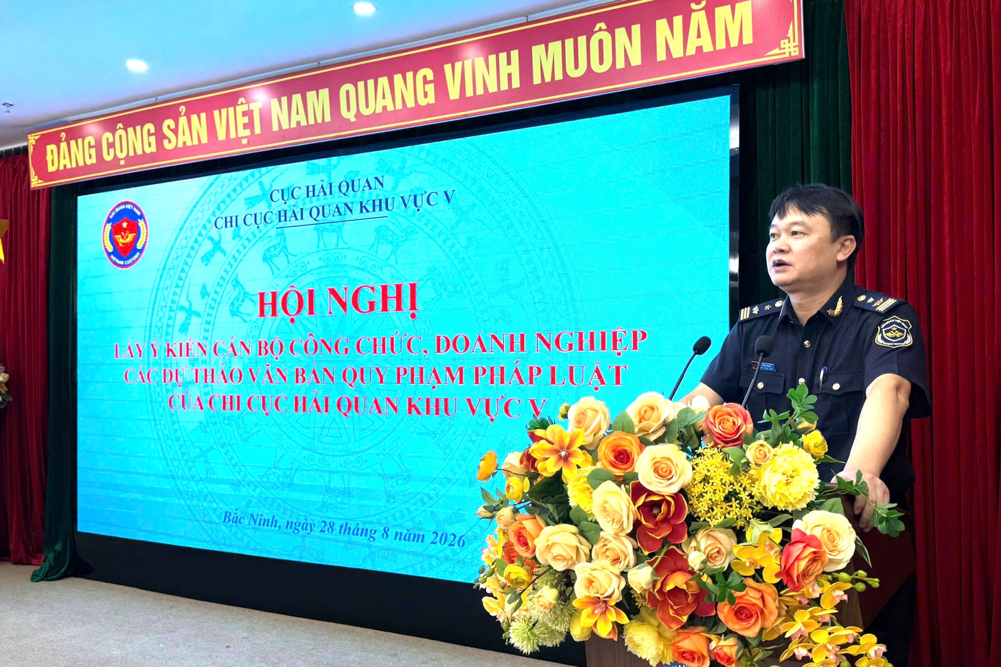 Phó Chi cục trưởng Chi cục Hải quan khu vực V Lê Việt Hùng phát biểu tại hội thảo. Ảnh: Chi cục HQKV V