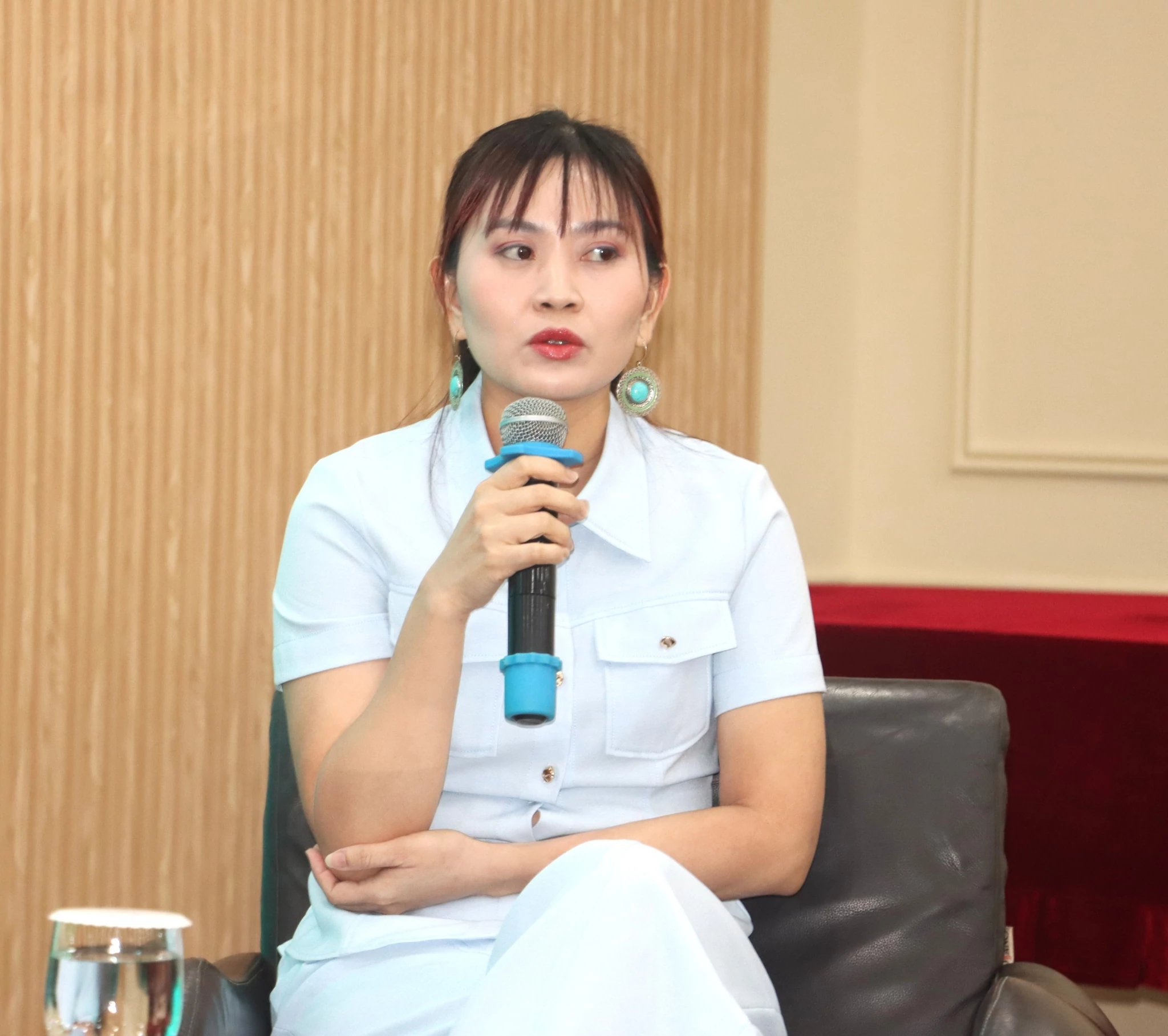 Bà Nguyễn Thị Huyền cho biết, Công ty thay đổi chiến lược kinh doanh, bằng cách xây dựng chuỗi giá trị khép kín, kiện toàn vùng nguyên liệu và quy trình sản xuất theo tiêu chuẩn quốc tế.