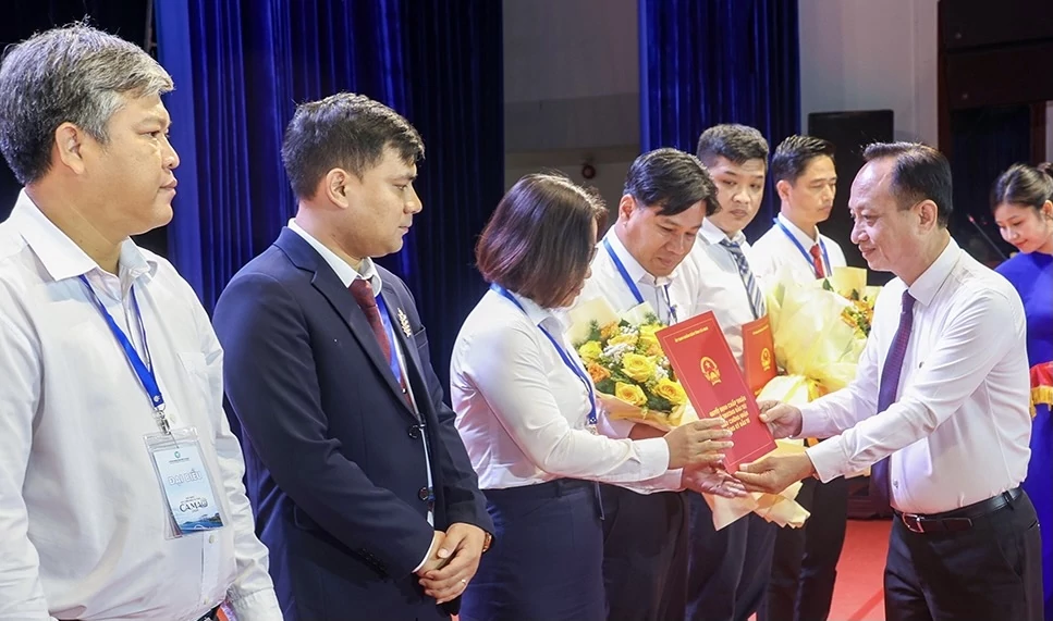 “Đánh thức” kinh tế Cà Mau bằng số vốn đầu tư trên 439.000 tỷ đồng “Đánh thức” kinh tế Cà Mau bằng số vốn đầu tư trên 439.000 tỷ đồng