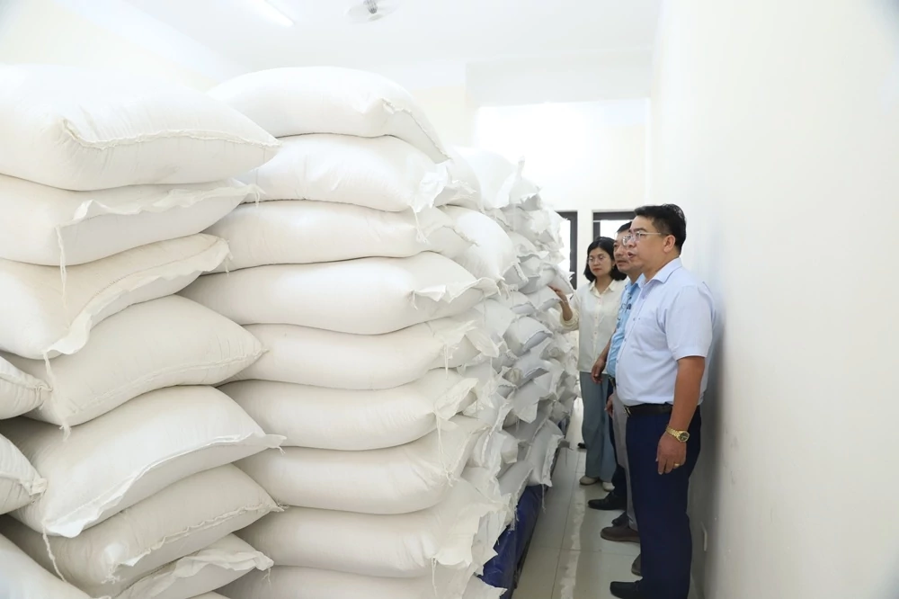Niềm vui của học sinh vùng biên giới được nhận gạo dự trữ trước thềm năm học mới Niềm vui của học sinh vùng biên giới được nhận gạo dự trữ trước thềm năm học mới