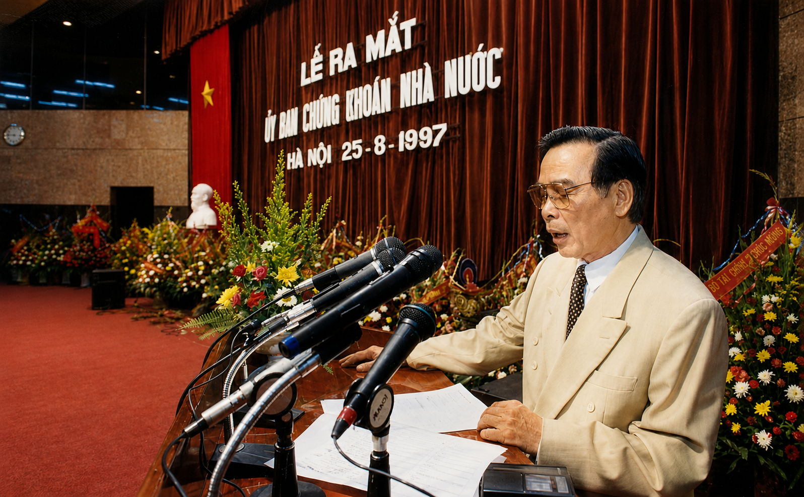 Từ những viên gạch đầu tiên đến ngưỡng cửa nâng hạng thị trường chứng khoán Từ những viên gạch đầu tiên đến ngưỡng cửa nâng hạng thị trường chứng khoán