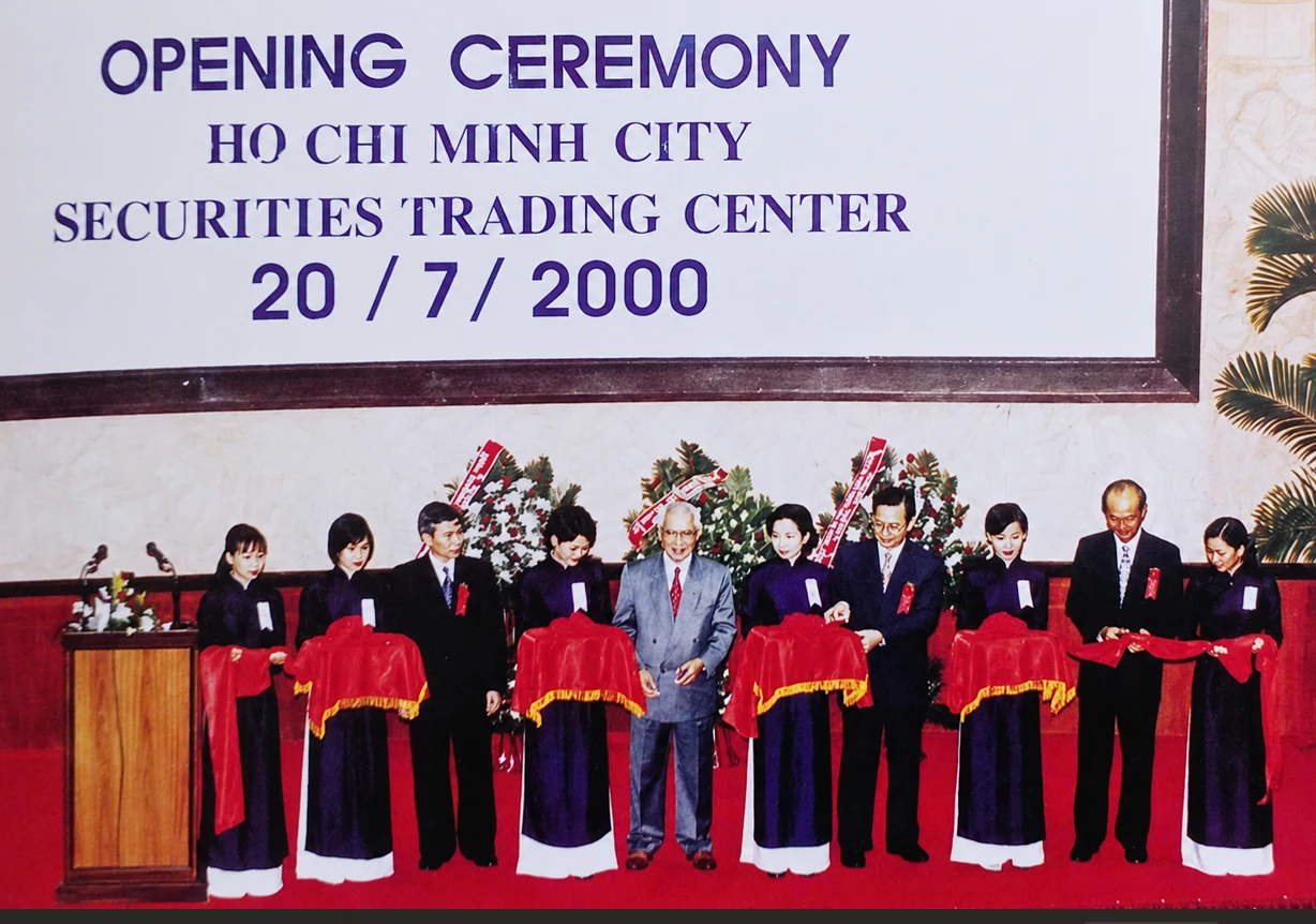 Từ những viên gạch đầu tiên đến ngưỡng cửa nâng hạng thị trường chứng khoán