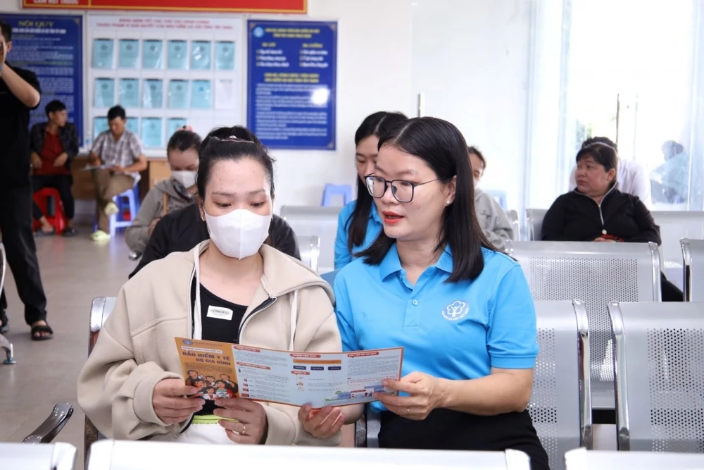 Tây Ninh thi đua phát triển thêm 20.000 người tham gia bảo hiểm xã hội, bảo hiểm y tế