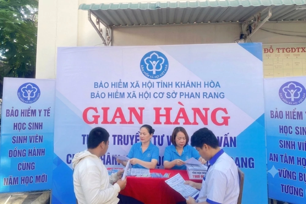 Bảo hiểm xã hội cơ sở Phan Rang tích cực đưa chính sách bảo hiểm y tế đến với học sinh, sinh viên
