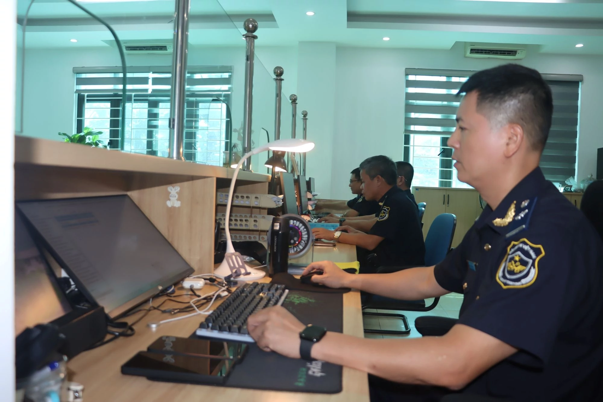 Tạm nhập tái xuất xăng dầu phải bảo đảm đúng lượng và chủng loại