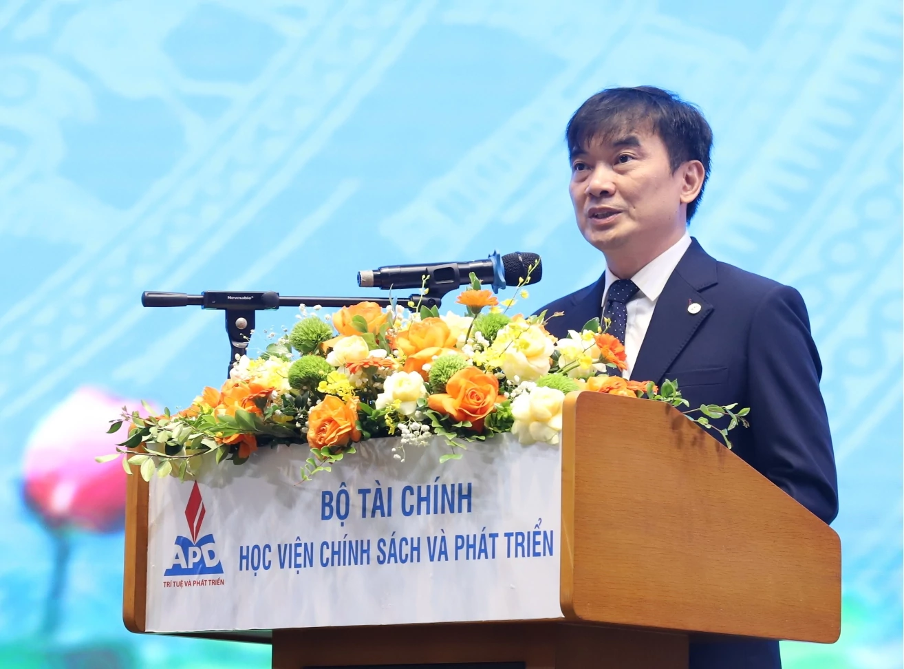 Nhà trường phải trở thành trung tâm kiến tạo tri thức, đổi mới sáng tạo Nhà trường phải trở thành trung tâm kiến tạo tri thức, đổi mới sáng tạo