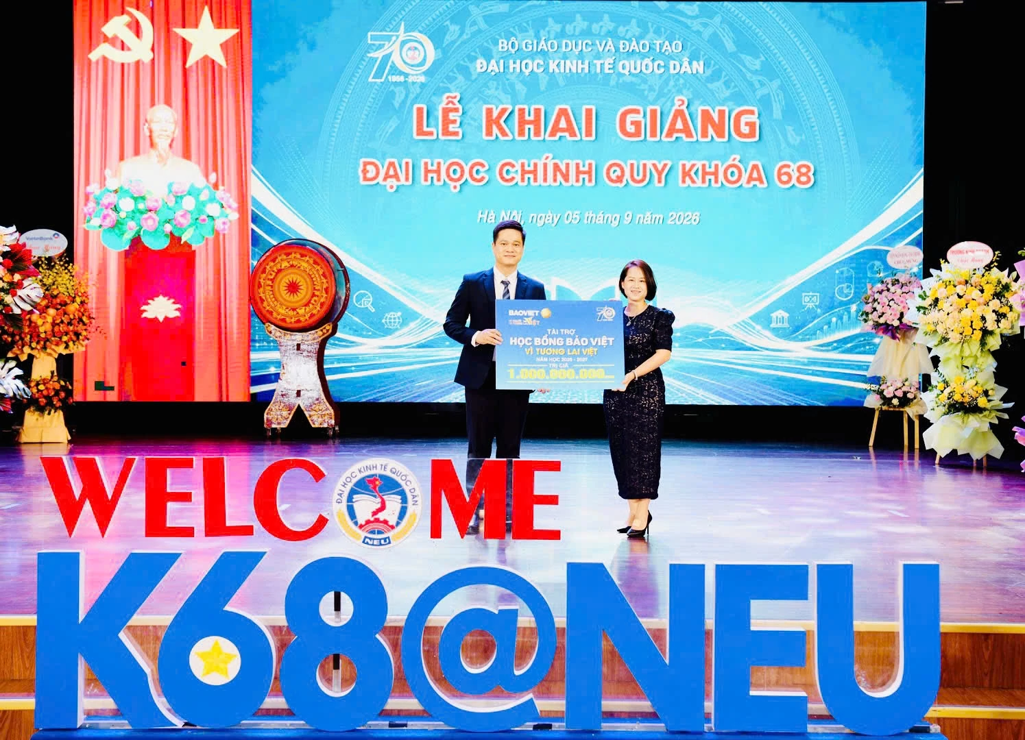 Bảo Việt dành 1 tỷ đồng trao học bổng cho sinh viên Đại học Kinh tế Quốc dân năm học 2026 - 2027 Bảo Việt dành 1 tỷ đồng trao học bổng cho sinh viên Đại học Kinh tế Quốc dân năm học 2026 - 2027