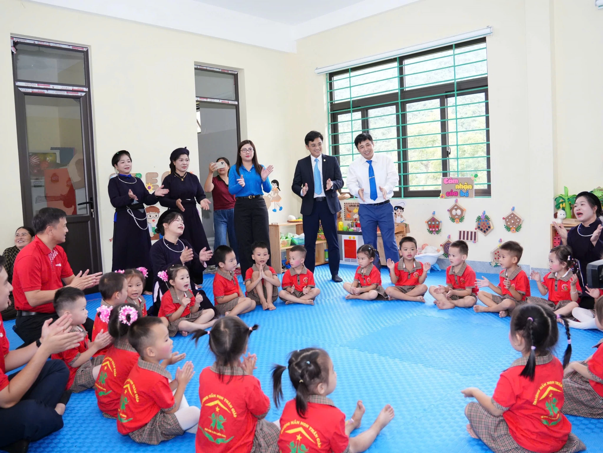 Bảo Việt dành 1 tỷ đồng trao học bổng cho sinh viên Đại học Kinh tế Quốc dân năm học 2026 - 2027 Bảo Việt dành 1 tỷ đồng trao học bổng cho sinh viên Đại học Kinh tế Quốc dân năm học 2026 - 2027