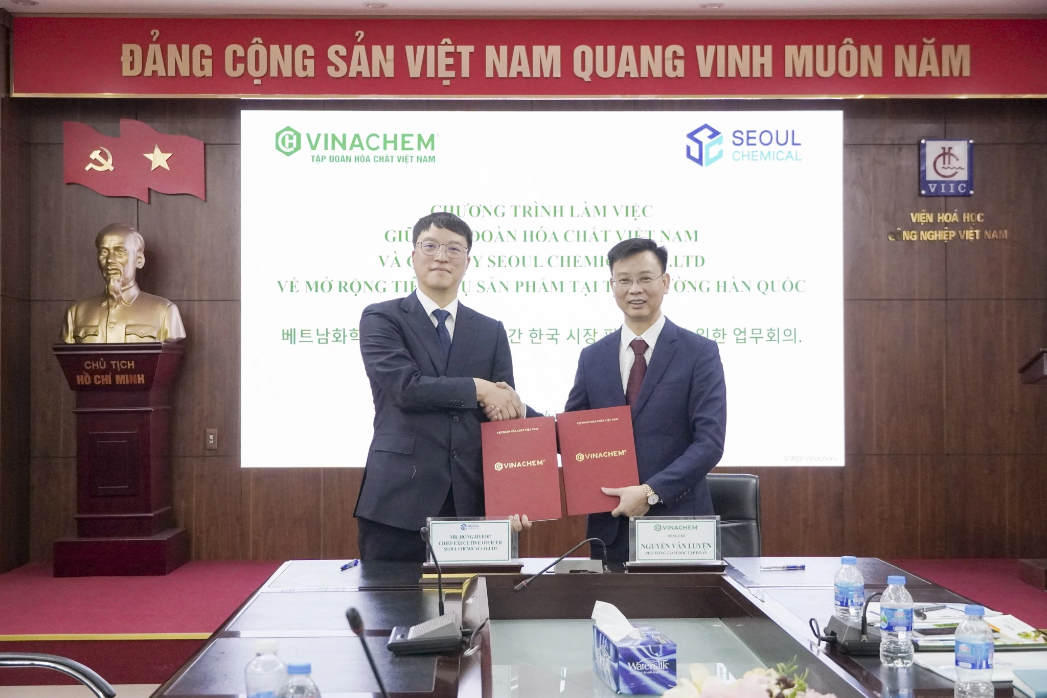 Tập đoàn Hóa chất Việt Nam và Seoul Chemical ký kết hợp tác mở rộng tiêu thụ sản phẩm tại thị trường Hàn Quốc