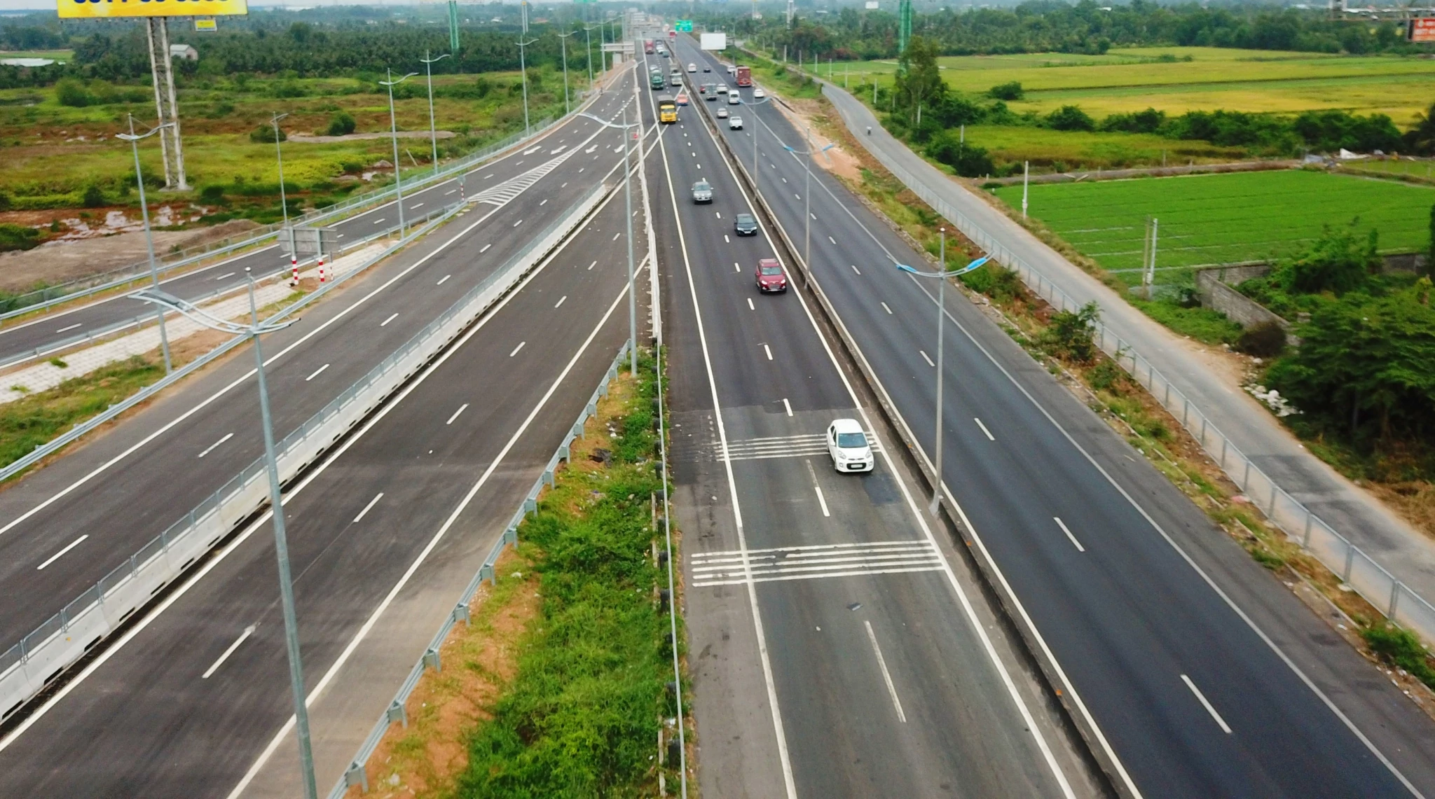 Đưa dòng vốn đầu tư công thành những công trình giao thông trọng điểm