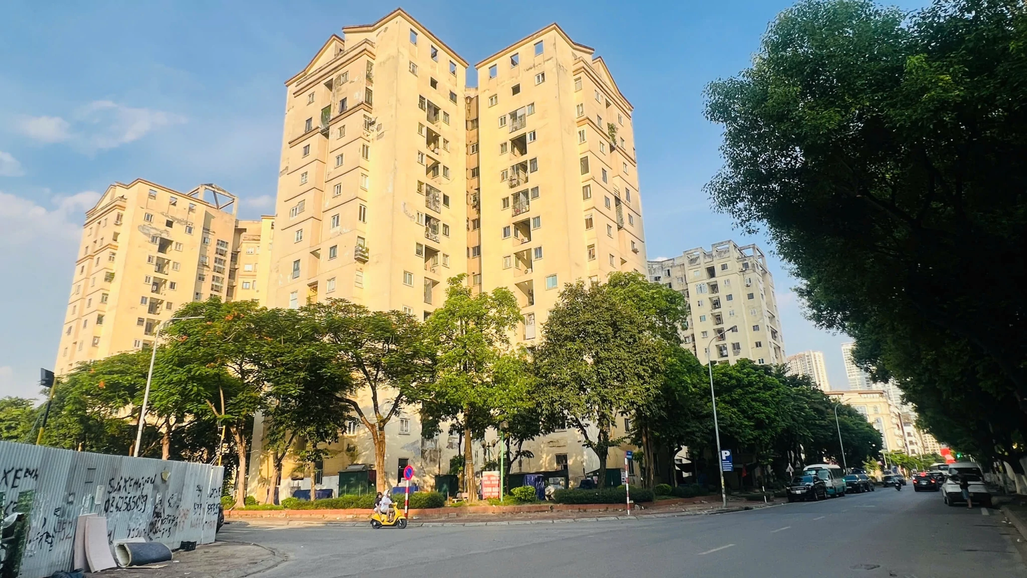 Đề nghị đưa nhà ở thương mại giá phù hợp trở lại dự thảo Luật Nhà ở Đề nghị đưa nhà ở thương mại giá phù hợp trở lại dự thảo Luật Nhà ở