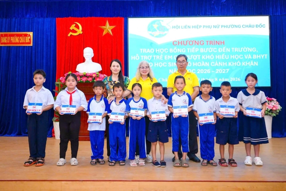 An Giang: Chung tay lo thẻ bảo hiểm y tế cho học sinh khó khăn đầu năm học
