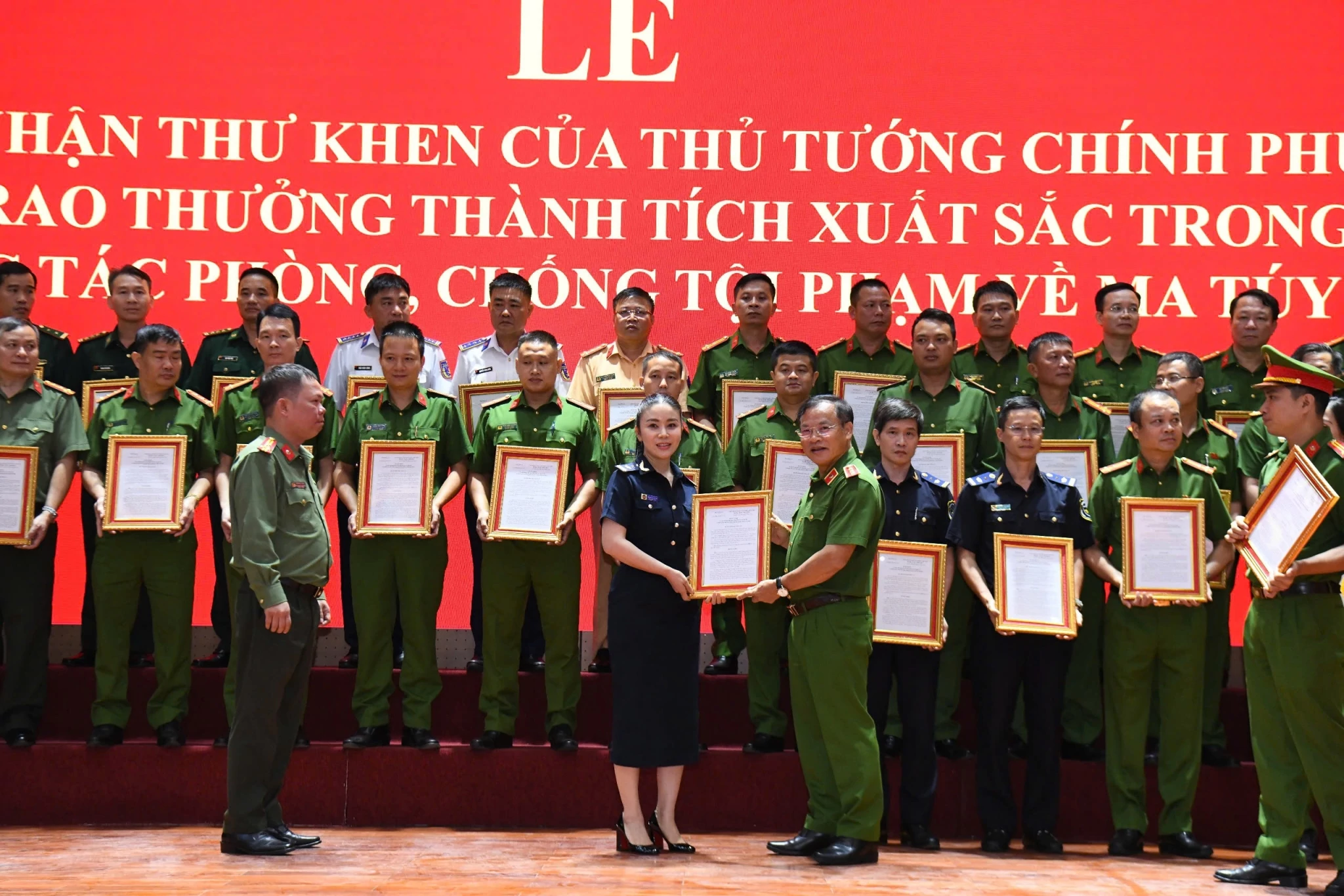 Triệt phá 2 đường dây ma túy xuyên quốc gia