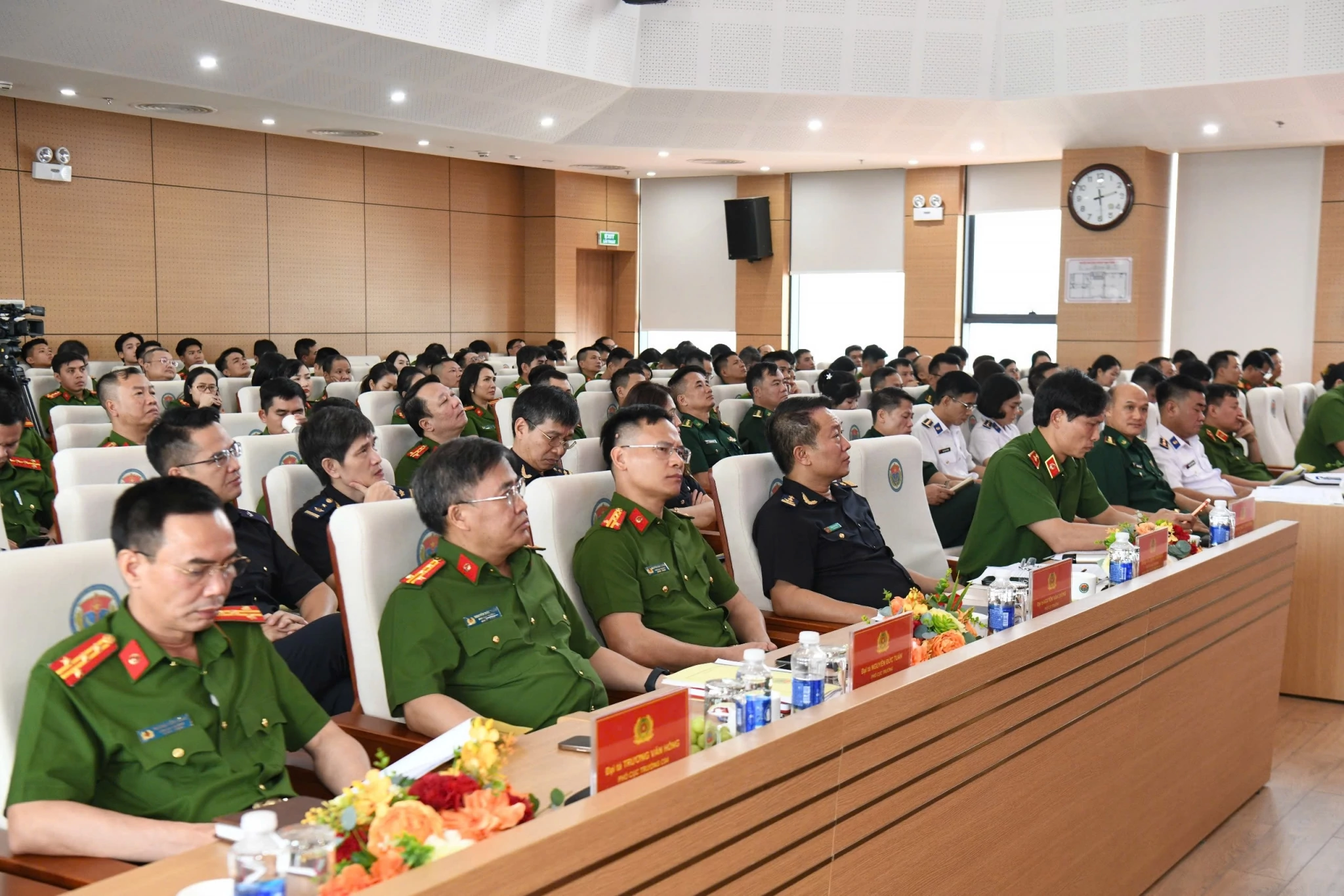 Triệt phá 2 đường dây ma túy xuyên quốc gia