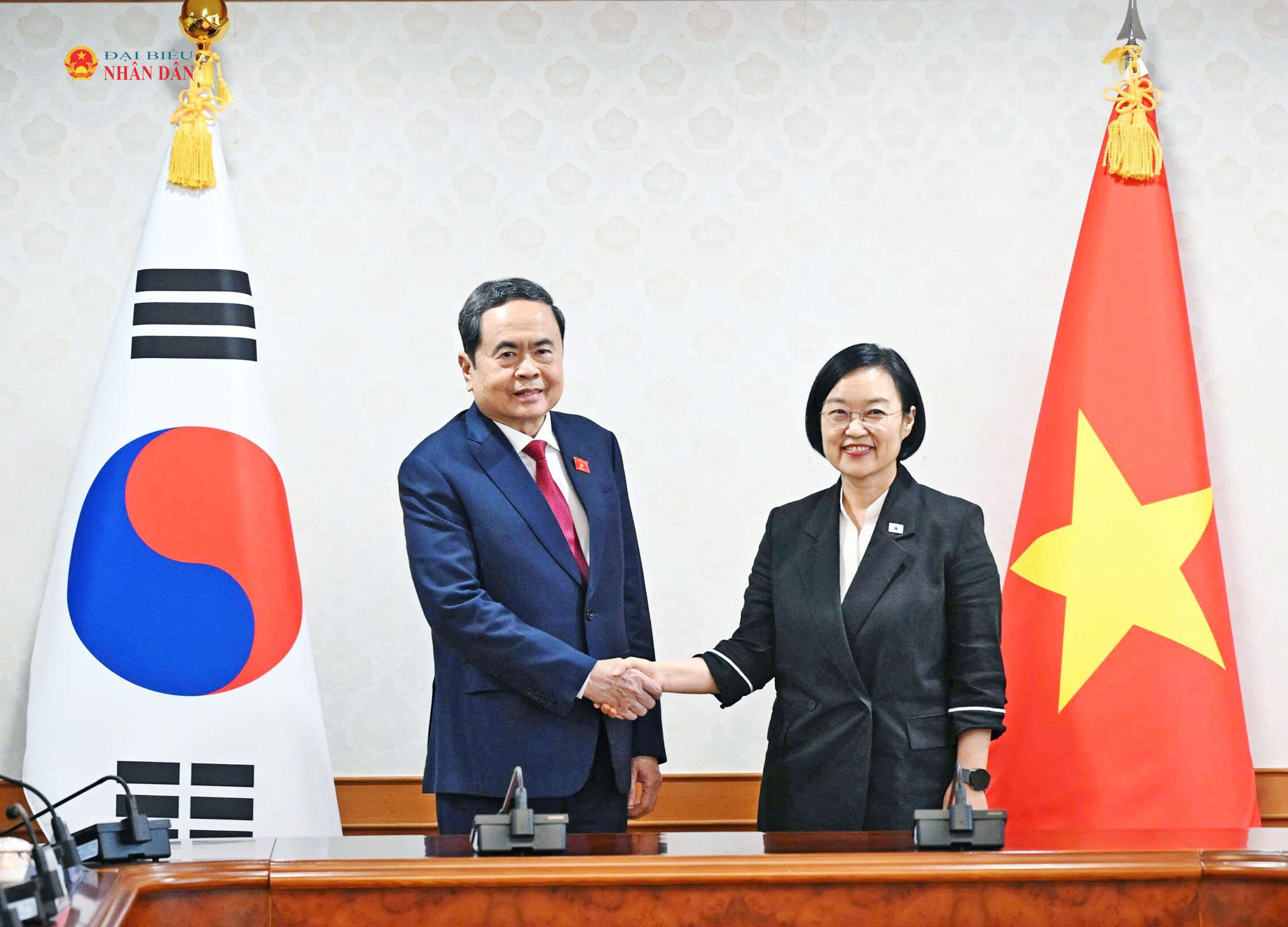 Chủ tịch Quốc hội Trần Thanh Mẫn hội kiến Thủ tướng Hàn Quốc Han Seong Sook