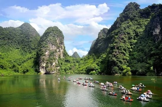 Du lịch trở thành động lực tăng trưởng mới, hướng tới đóng góp 10-12% GDP vào năm 2030 Du lịch trở thành động lực tăng trưởng mới, hướng tới đóng góp 10-12% GDP vào năm 2030