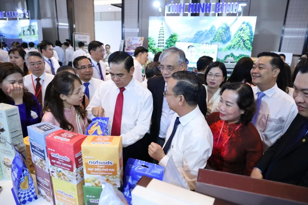 TP. Hồ Chí Minh liên kết các tỉnh TP. Hồ Chí Minh liên kết thế mạnh, tạo động lực tăng trưởng 2 con số