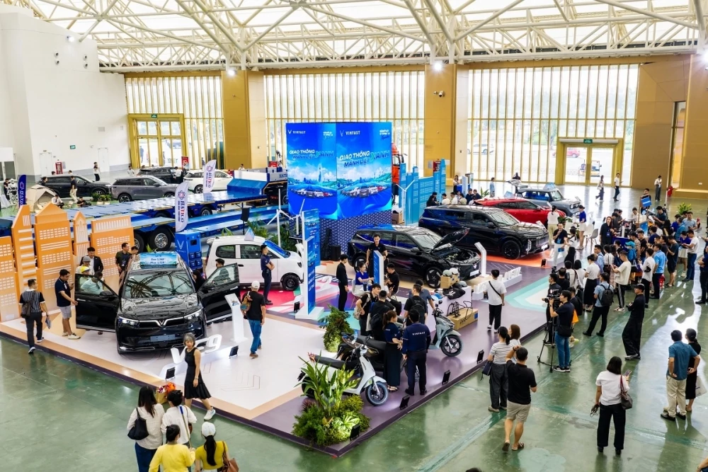 Hơn 2.000 gian hàng hội tụ tại Tuần lễ Công nghiệp và Công nghệ Hơn 2.000 gian hàng hội tụ tại Tuần lễ Công nghiệp và Công nghệ