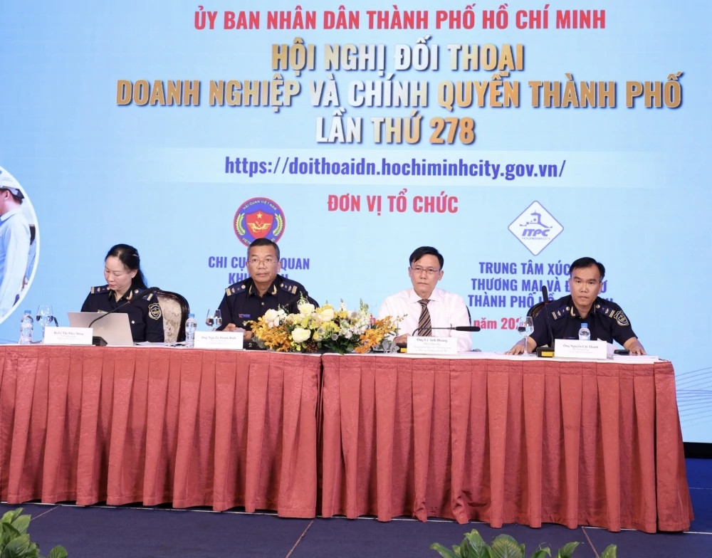 Hải quan khu vực II đối thoại, hướng dẫn nhiều vướng mắc đặc thù cho doanh nghiệp