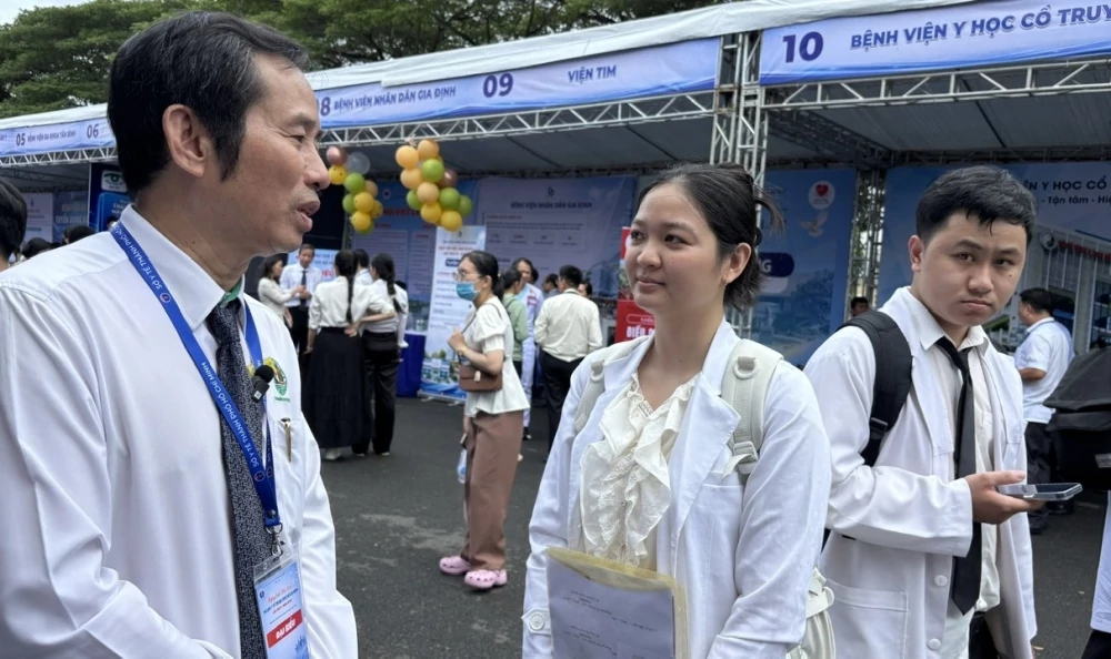 Mở rộng cơ hội nghề nghiệp cho bác sĩ trẻ