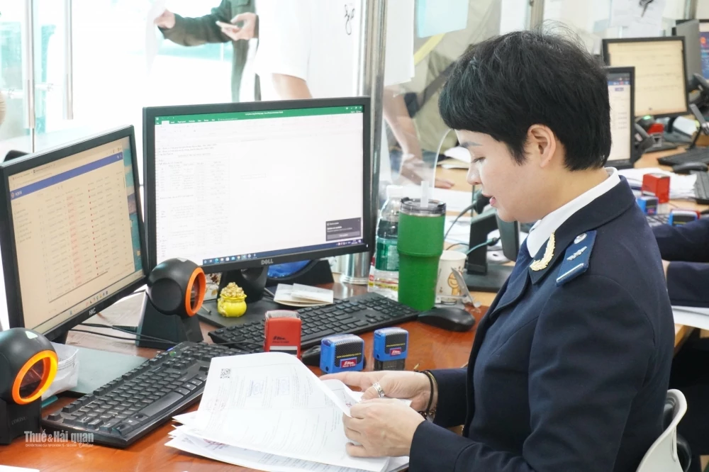 Chi cục Hải quan khu vực VI đổi mới phương thức quản lý, tổ chức lại quy trình theo hướng tập trung và đẩy mạnh ứng dụng công nghệ. Ảnh: H.Nụ