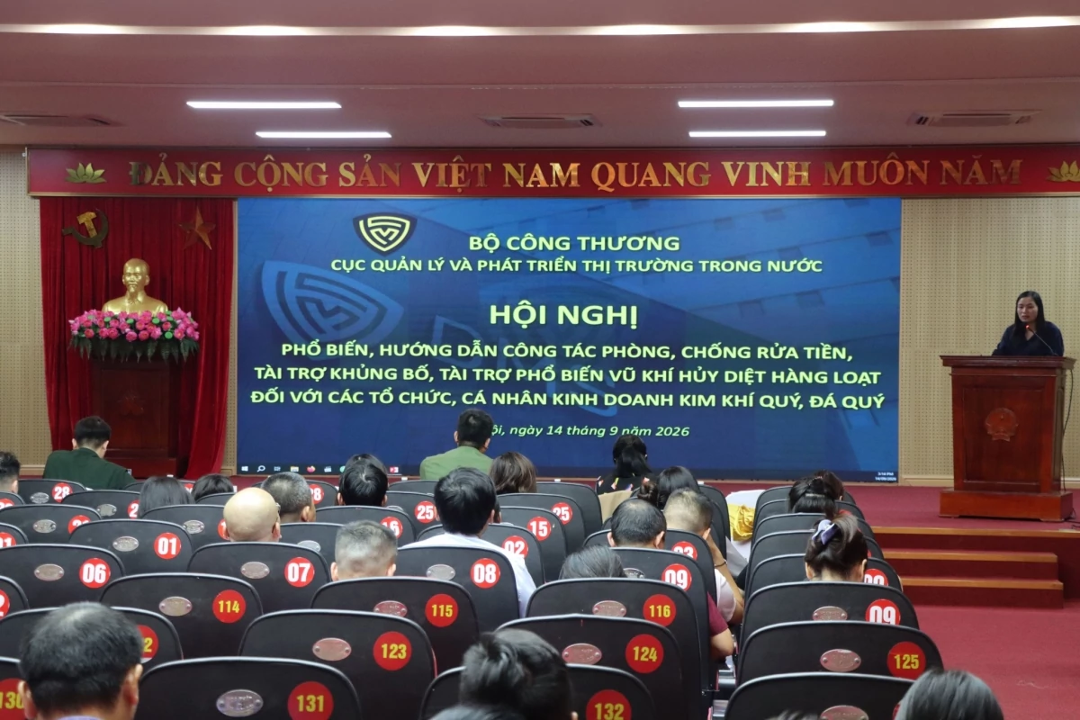 Tăng cường hướng dẫn phòng, chống rửa tiền trong kinh doanh kim khí quý, đá quý