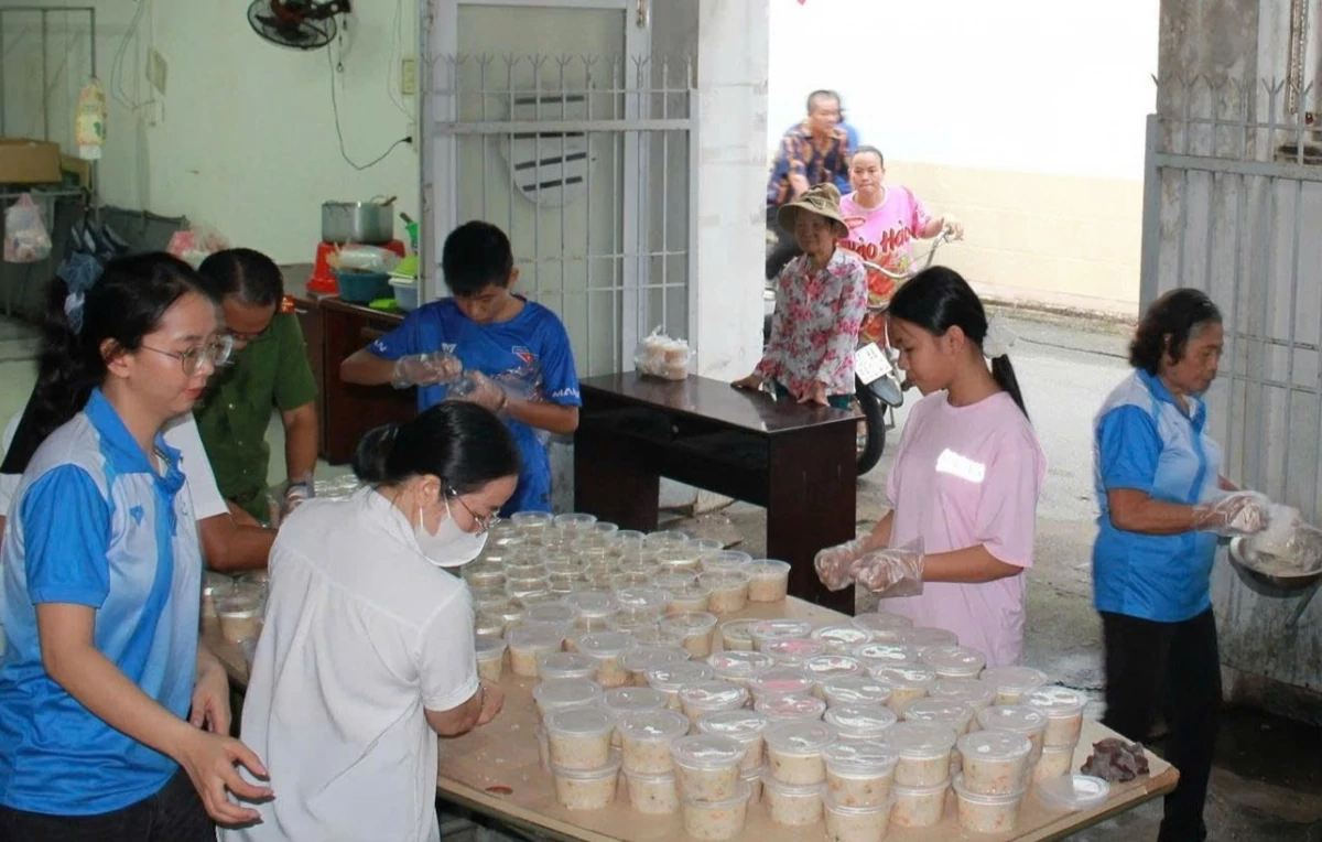 bếp ăn Bình Trưng