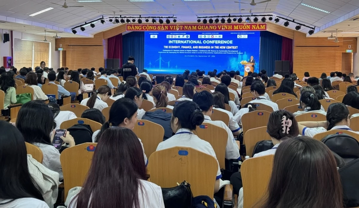 Kinh tế, tài chính và kinh doanh trong bối cảnh mới: “Cuộc chơi” của công nghệ số Kinh tế, tài chính và kinh doanh trong bối cảnh mới: “Cuộc chơi” của công nghệ số