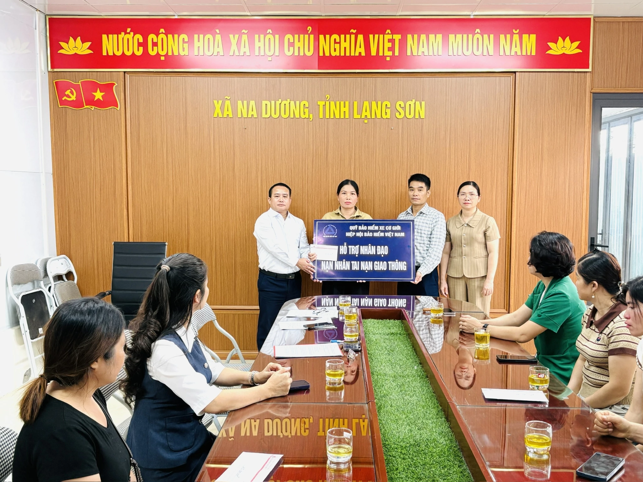 Quỹ Bảo hiểm xe cơ giới hỗ trợ nhân đạo gia đình các nạn nhân tai nạn giao thông tại Lạng Sơn Quỹ Bảo hiểm xe cơ giới hỗ trợ nhân đạo gia đình các nạn nhân tai nạn giao thông tại Lạng Sơn