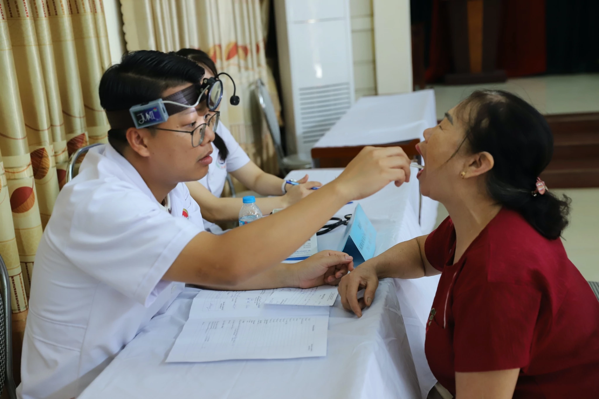 Chăm sóc sức khỏe người dân theo hướng chủ động và toàn diện