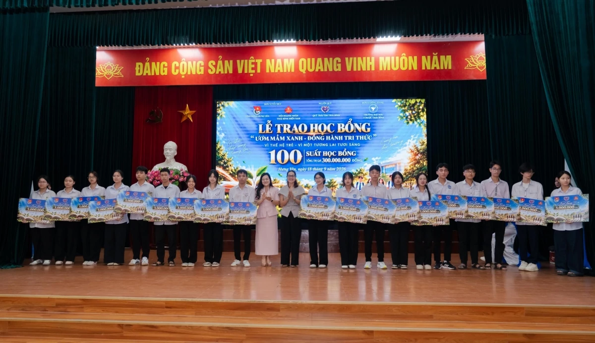 Hội doanh nhân Thái Bình miền Nam Trao 100 suất học bổng cho học sinh, sinh viên Hưng Yên