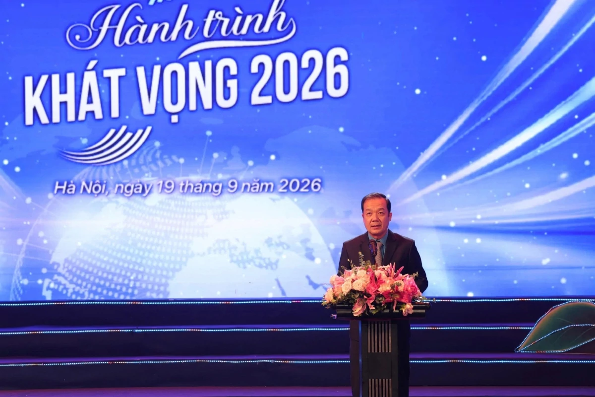 Tôn vinh những người lao động bền bỉ sáng tạo trong dòng chảy công nghệ Tôn vinh những người lao động bền bỉ sáng tạo trong dòng chảy công nghệ