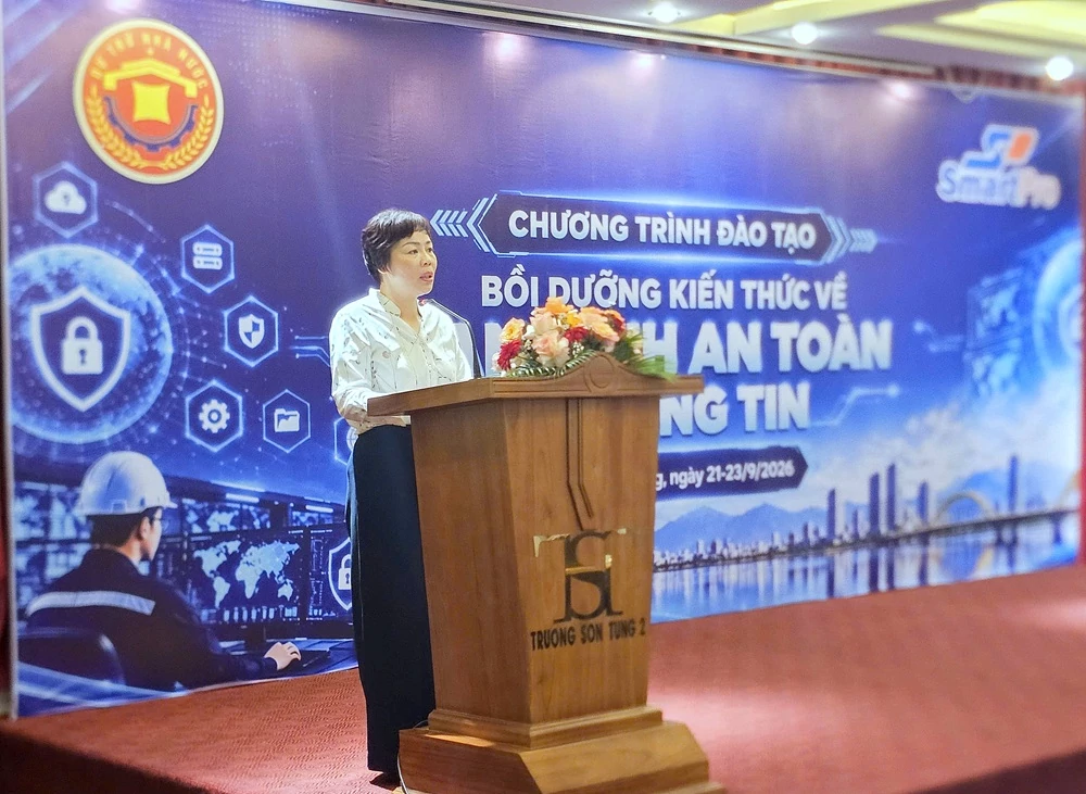 Bồi dưỡng kiến thức về an ninh, an toàn thông tin cho 32 công chức tại TP. Đà Nẵng Bồi dưỡng kiến thức về an ninh, an toàn thông tin cho 32 công chức tại TP. Đà Nẵng