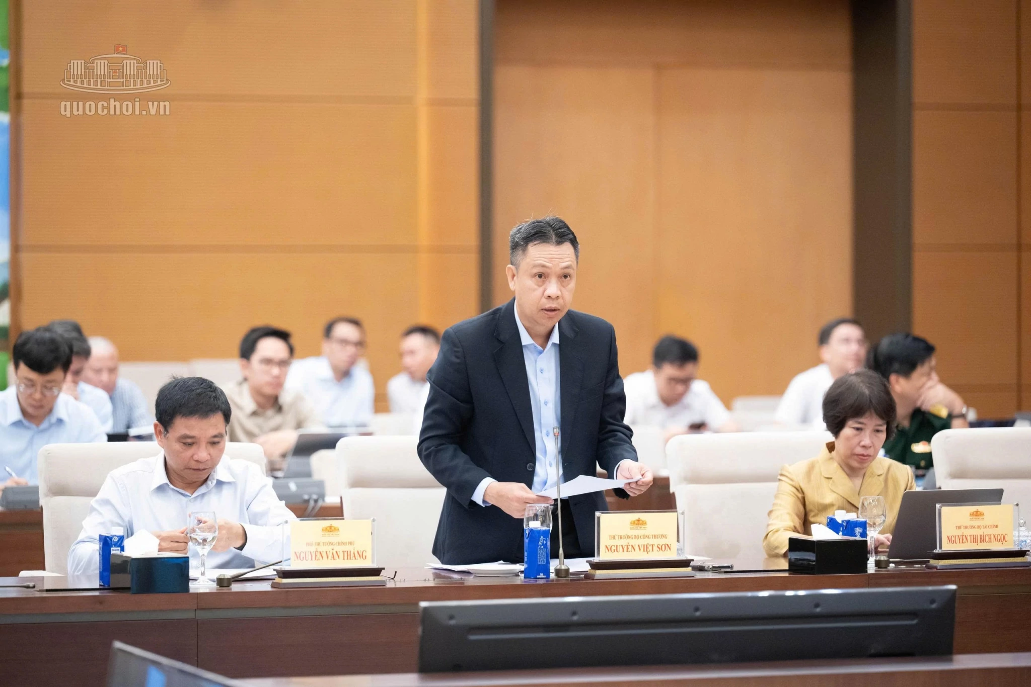 Giá điện phải tính đúng chi phí, không chuyển rủi ro sang người dùng Sửa Luật Điện lực: Giá điện phải tính đúng chi phí, không chuyển rủi ro sang người dùng