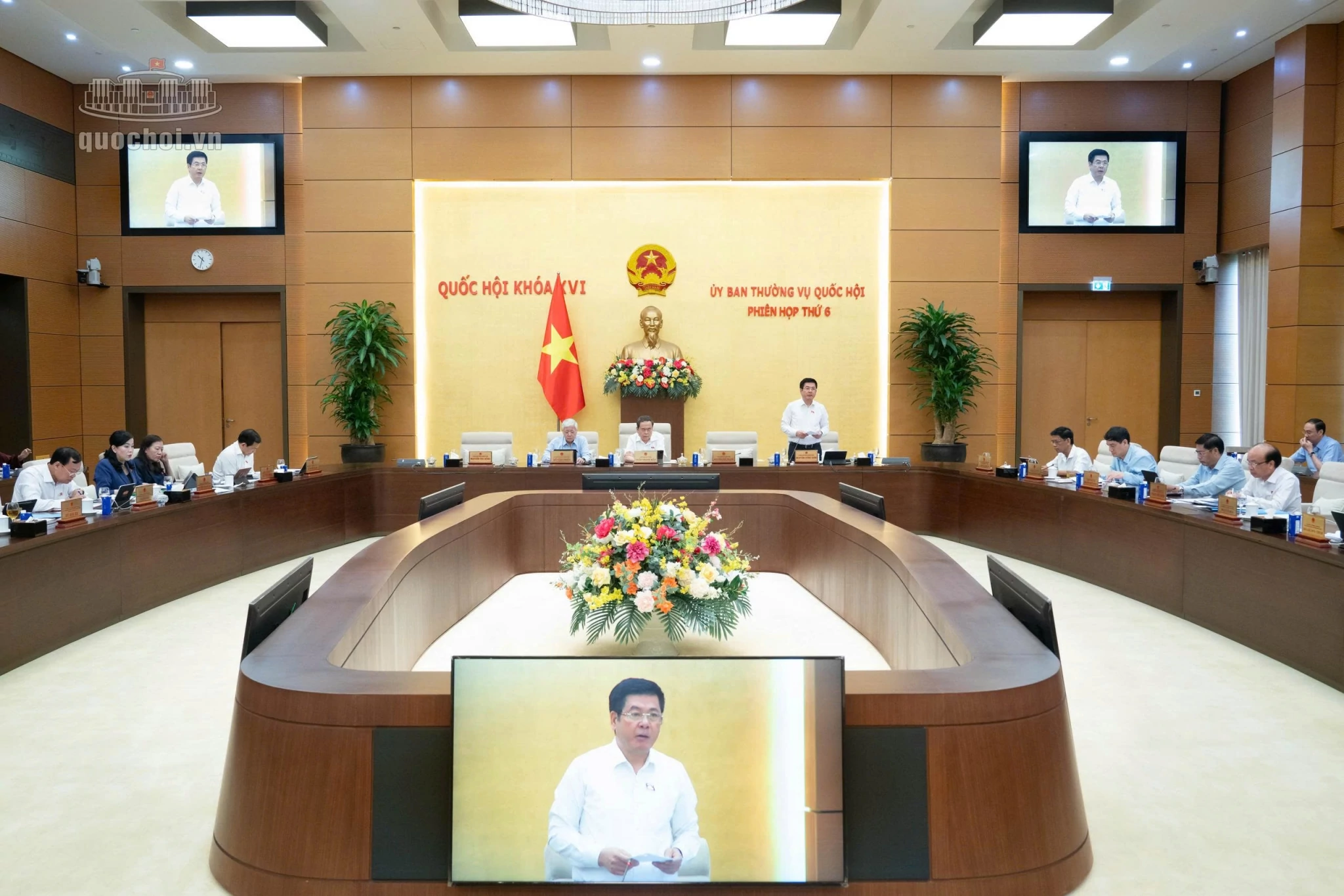 Giá điện phải tính đúng chi phí, không chuyển rủi ro sang người dùng Sửa Luật Điện lực: Giá điện phải tính đúng chi phí, không chuyển rủi ro sang người dùng