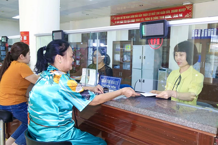 Theo Bộ Nội vụ, tiêu chí chuyển đổi vị trí việc làm đối với viên chức căn cứ theo Luật Viên chức và các Nghị định hướng dẫn của Chính phủ.