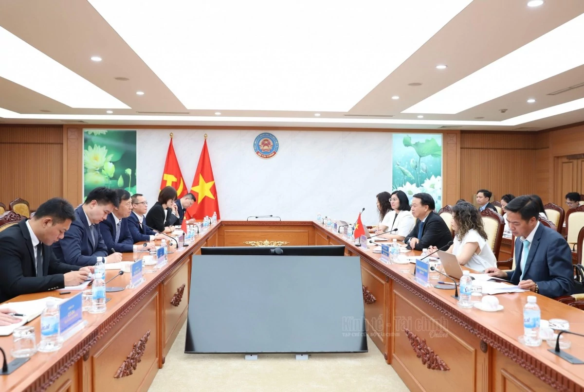 Việt Nam - Trung Quốc trao đổi kinh nghiệm phát triển doanh nghiệp ngoài nhà nước Việt Nam - Trung Quốc trao đổi kinh nghiệm phát triển doanh nghiệp ngoài nhà nước