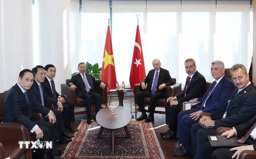 Tổng Bí thư, Chủ tịch nước Tô Lâm gặp Tổng thống Thổ Nhĩ Kỳ Recep Tayyip Erdogan Tổng Bí thư, Chủ tịch nước Tô Lâm gặp Tổng thống Thổ Nhĩ Kỳ Recep Tayyip Erdogan