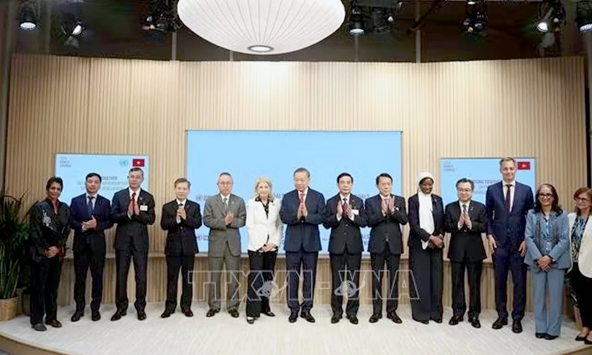 bo truong bo tai chinh tiep nhan 3 chuong trinh hop tac quoc gia viet nam voi undp unicef va unfpa