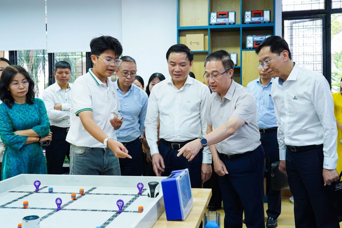 Từ 108 phòng STEM, PETROVIETNAM kết nối những lớp học sáng tạo Từ 108 phòng STEM, PETROVIETNAM kết nối những lớp học sáng tạo