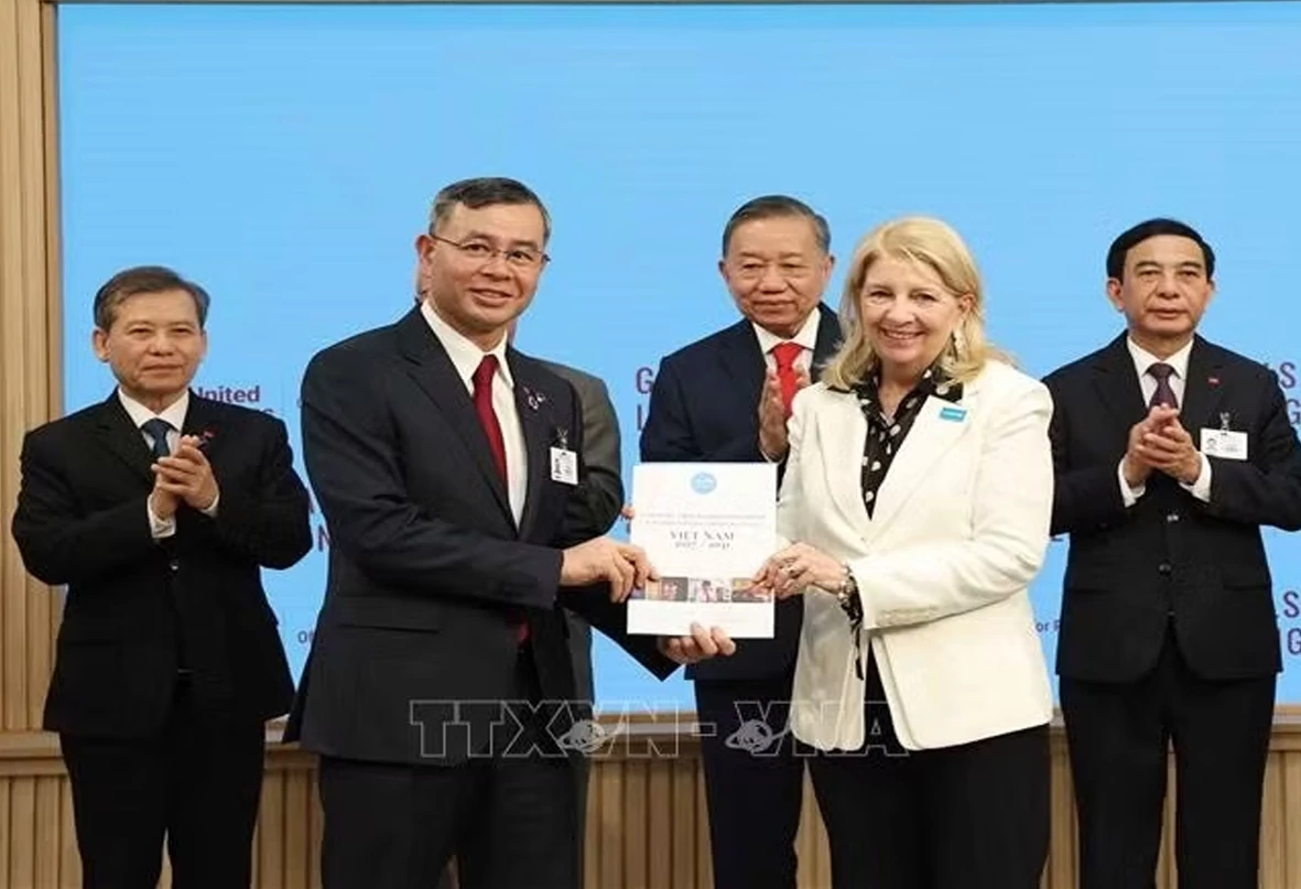 Bộ trưởng Bộ Tài chính tiếp nhận 3 Chương trình hợp tác quốc gia Việt Nam với UNDP, UNICEF và UNFPA Bộ trưởng Bộ Tài chính tiếp nhận 3 Chương trình hợp tác quốc gia Việt Nam với UNDP, UNICEF và UNFPA