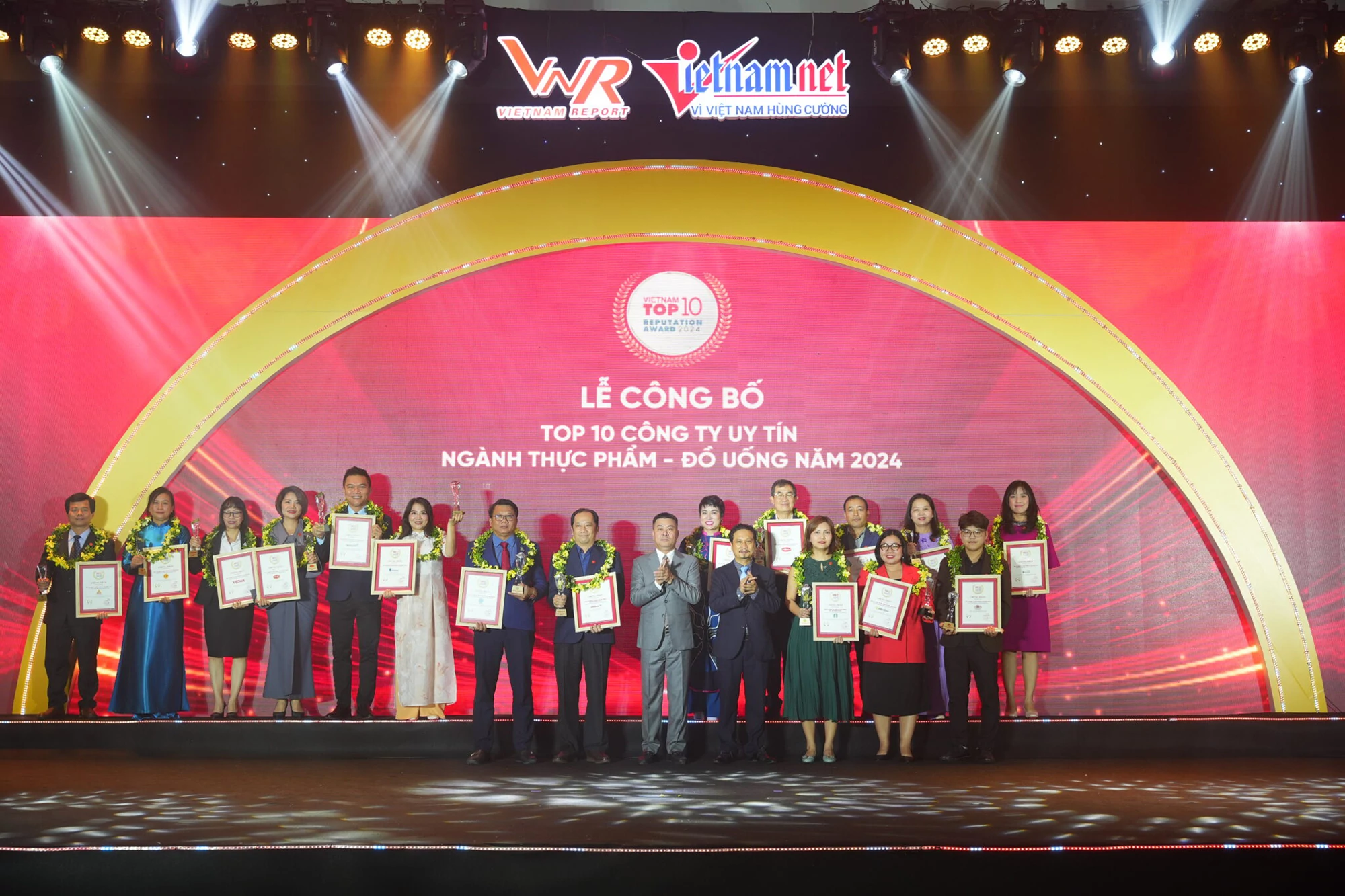 Công bố Top 10 và Top 5 Công ty uy tín ngành Thực phẩm – Đồ uống năm 2026 Công bố Top 10 và Top 5 Công ty uy tín ngành Thực phẩm – Đồ uống năm 2026
