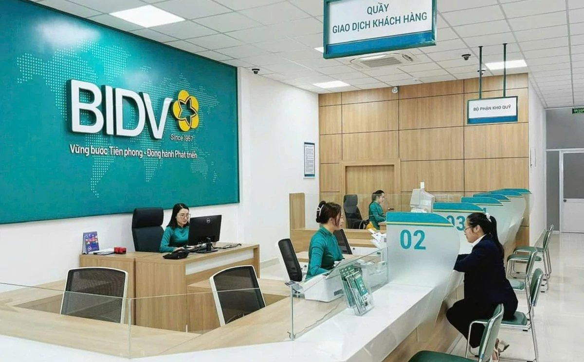 Lãi suất - tỷ giá hôm nay: Kỳ hạn 12 tháng hút vốn, giá USD giữ nhịp ổn định lãi suất