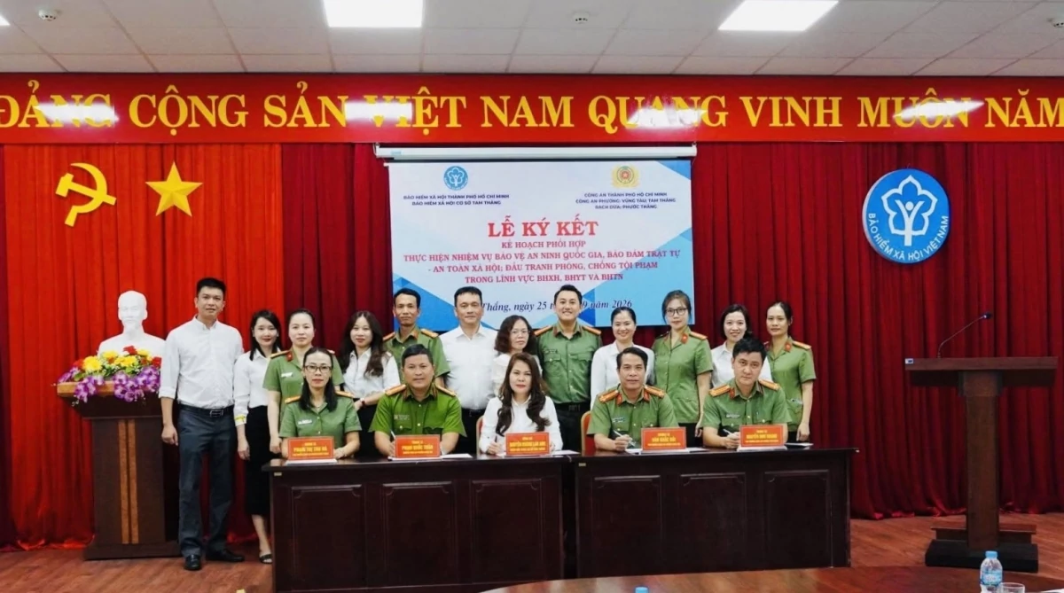 TP. Hồ Chí Minh: Công an 12 phường ký kết phối hợp xử lý nợ bảo hiểm xã hội