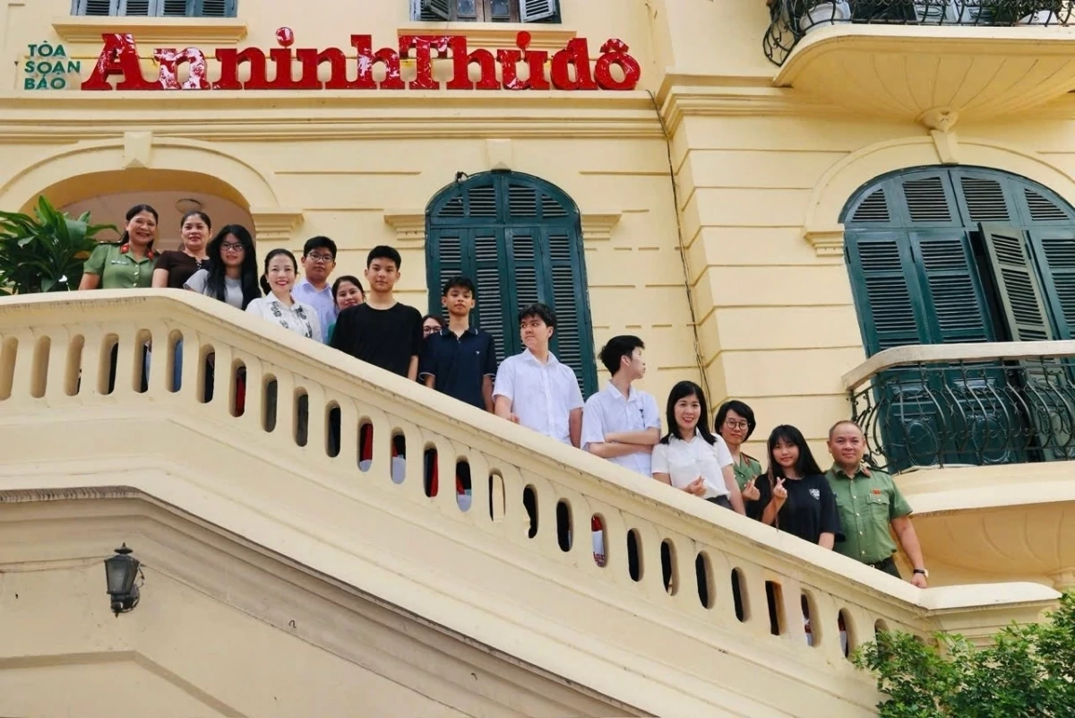 Những hành động bền bỉ và chân thành, những điểm tựa hôm nay sẽ trở thành hành trang để các em vững bước trên con đường tương lai Những hành động bền bỉ và chân thành, những điểm tựa hôm nay sẽ trở thành hành trang để các em vững bước trên con đường tương lai